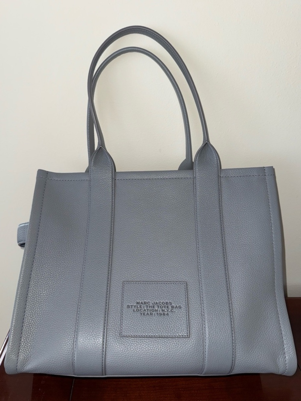 Marc Jacobs The Tote Bag - Large Leather Cement Gray - Picture 2 of 9